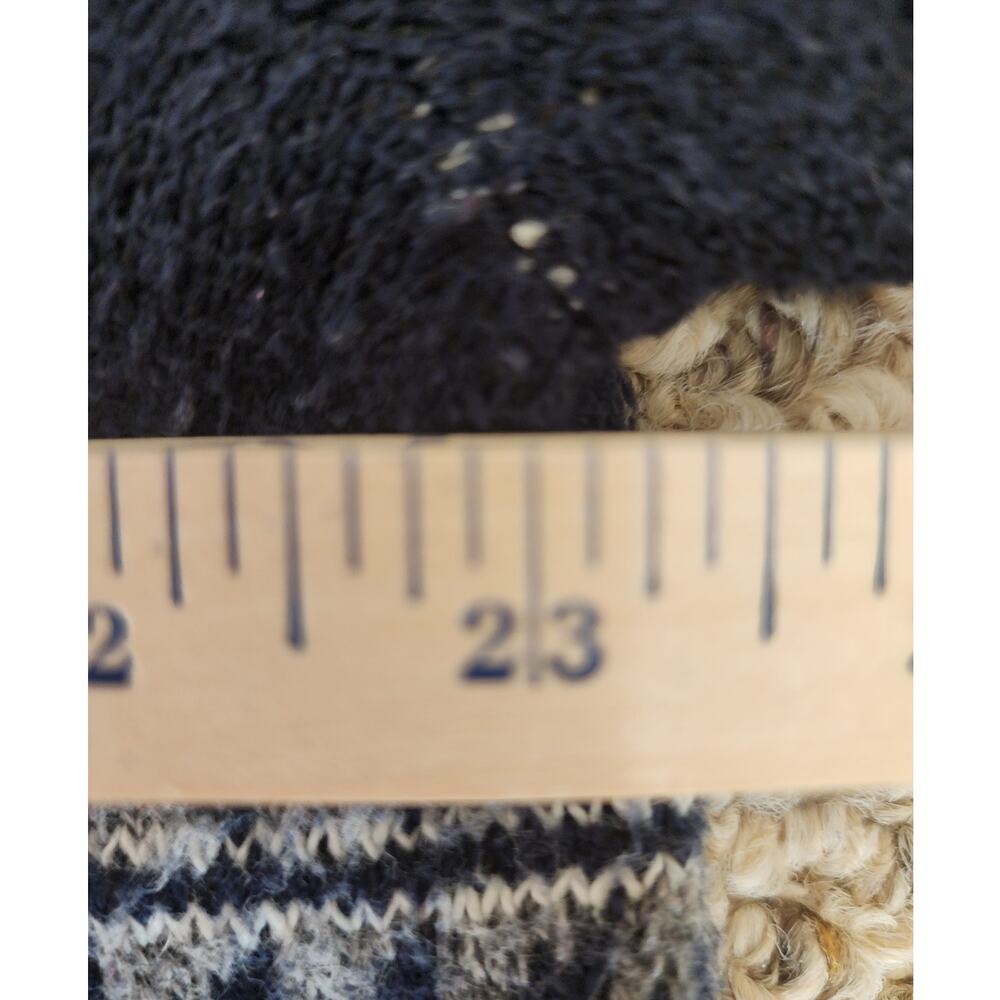 Old Navy Bear Print Winter Knit Sweater Size‎ Xlarge - Picture 4 of 5